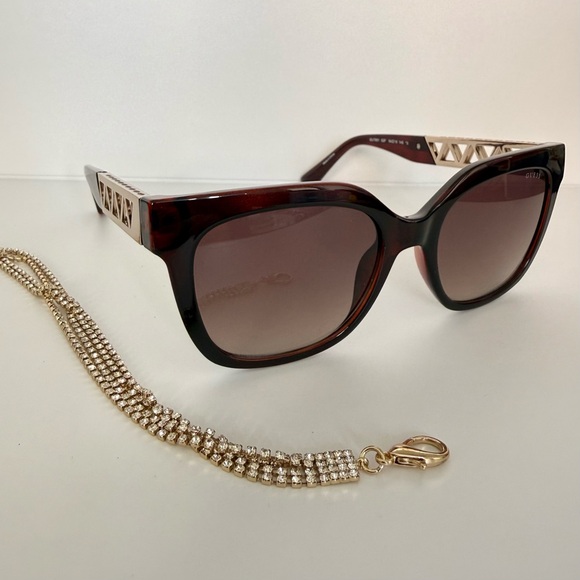Guess Accessories - NEW!!! Guess women brown  sunglasses GU7691 52F Authentic